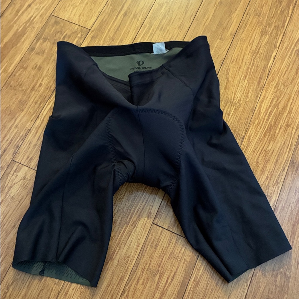 Pearl Izumi Black Padded Cycling Shorts size L